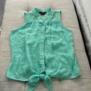Green with lace detail lightweight kids girls top blouse Size L(8)